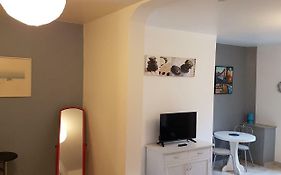 10 Rue des Récollets 1er gauche